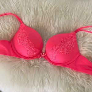 Victoria’s Secret very sexy push-up